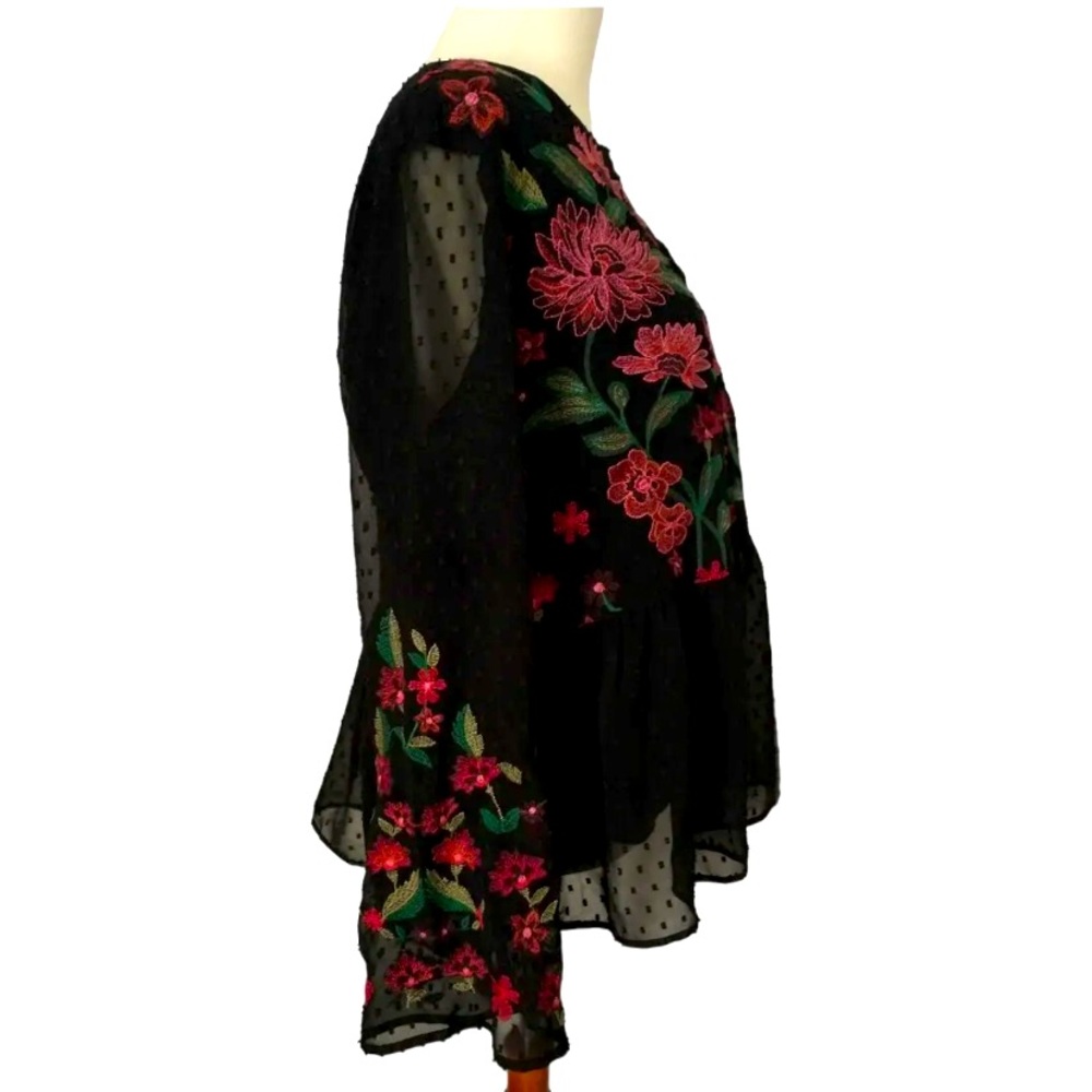 American Eagle Top Large Swiss Dot-with Floral Embroidery - Picture 8 of 13
